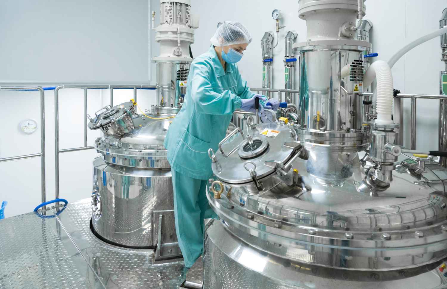 The Best Sanitary Process Mixing Equipment for Biotech Blending Scalability